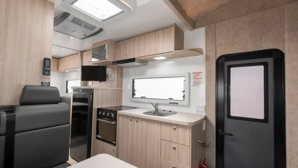 Apollo Euro Camper 7