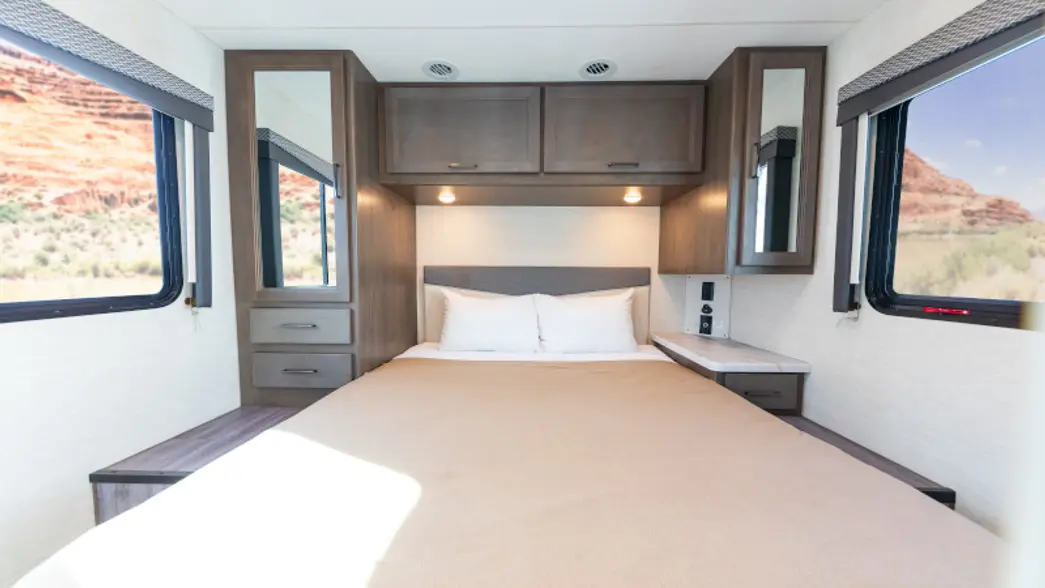 El Monte Class C Family Sleeper [FS] (13)
