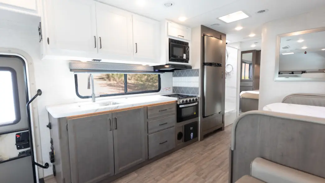 El Monte Class C Family Sleeper [FS] (8)